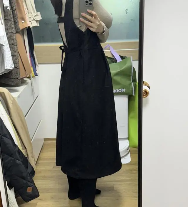 천이 도톰해서 겨울 내내 따뜻하게 입을 수 있겠고, 소재 뿐만 아니라 디자인도 고급져