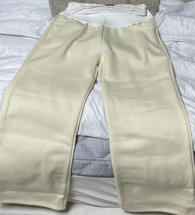 바지가 부들부들 부드럽고 사이즈도 널널해서 좋어요, 배 감싸쥬는 부분도 쪼아지 않고