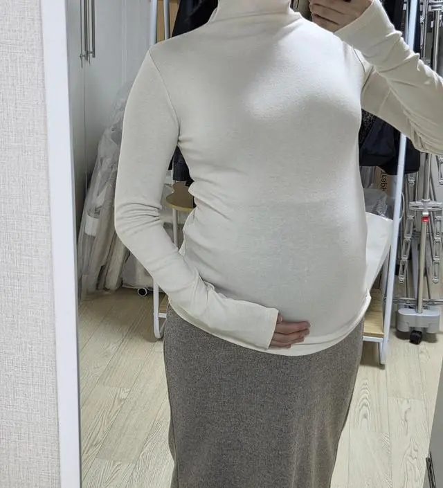 이너로 입을 쫀득한 이너티 찾고있었는데 사진만봐도 쫜득보들해보여서 구매해봤어요. 