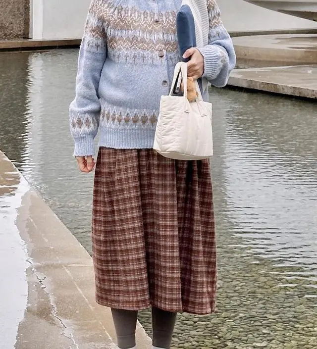 안에 원피스도 후기 따로 올렸는데 다 소임 제품이네요. 셋트로 맞춰 구매한건 아닌데 