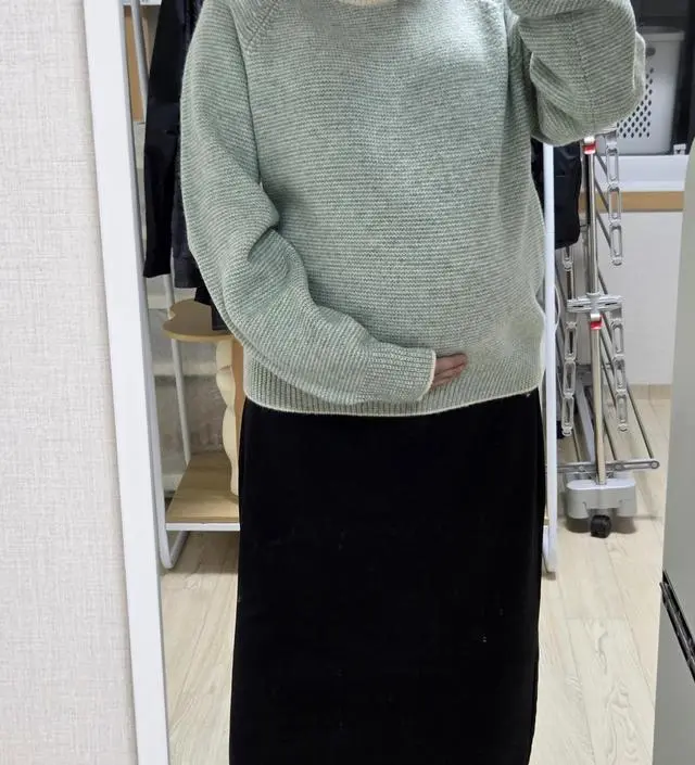 사진보기보다, 생각한것보다 아주부드러워요. 핏도 너무 펑퍼짐하지않고 적당해요!