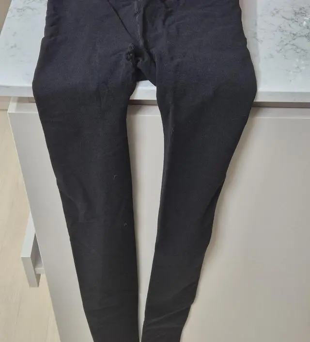 기모랑 아닌거랑 차이는 확실히 나는데 기모도 생각보다 두껍지는 않아요. 입기는 편하