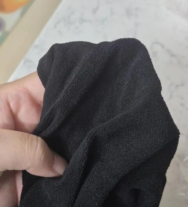 기모랑 아닌거랑 차이는 확실히 나는데 기모도 생각보다 두껍지는 않아요. 입기는 편하