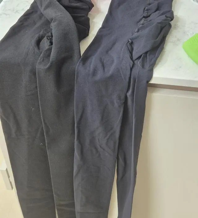 기모랑 아닌거랑 차이는 확실히 나는데 기모도 생각보다 두껍지는 않아요. 입기는 편하