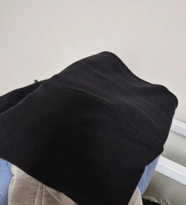 일단 핏 예쁘고 기장도 길어서 저는 좋았어요. 배가 좀 쪼이긴 해요. 근데 한 3주 입었