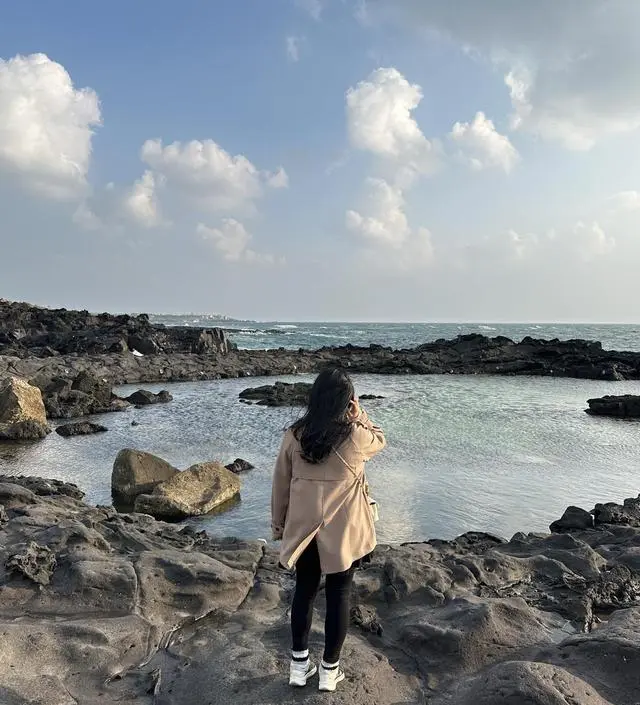 양말이 포인트가 되어서 너무 귀여워요!! 레깅스+수면양말 조합으로 입었는데 너무 좋네