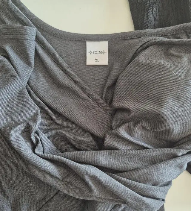 가슴 절개부분이 애매하긴합니다 품절되서 기다렸다 받은 건데 