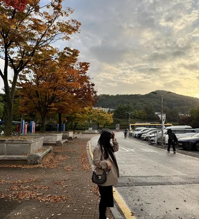 명치 끝까지 올라와서 넘넘 편해요! 두께감도 겨울까지 커버 될듯 합니다! 저는 오히려