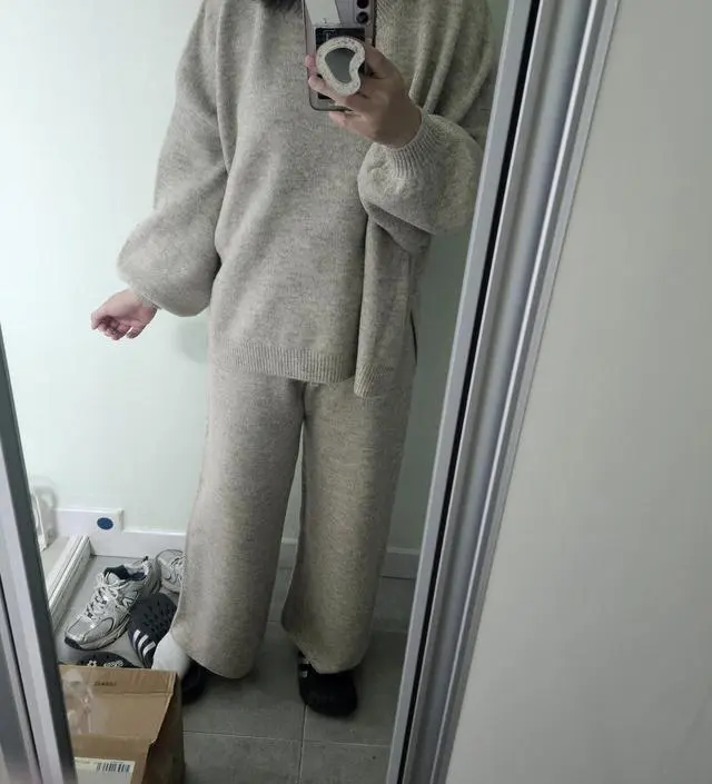 니트 종류는 보풀관리도 힘들고 까슬거릴까봐 걱정하면서 구매하는데 진짜 너무 부드럽