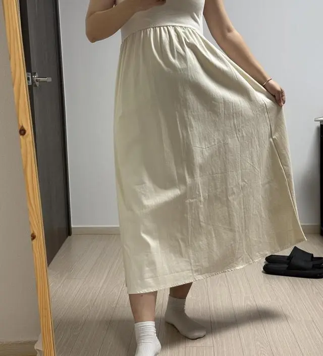 편하고 사계절용이라는게 딱맞는듯하고 겨울에는 안에 스타킹이나 레깅스 입으면 될듯하