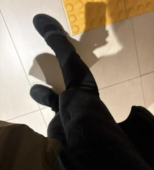 얇지도 답답하지도 않는 딱적당해요.