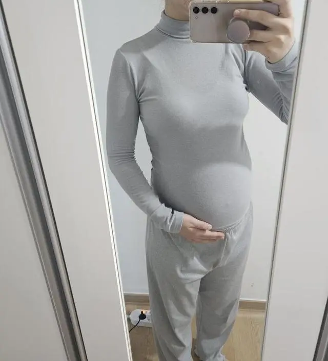 신축성 엄청 좋고 따뜻해요! 안에 받쳐입으랴고 샀어용