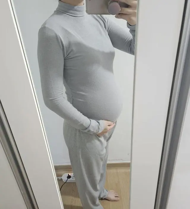 신축성 엄청 좋고 따뜻해요! 안에 받쳐입으랴고 샀어용