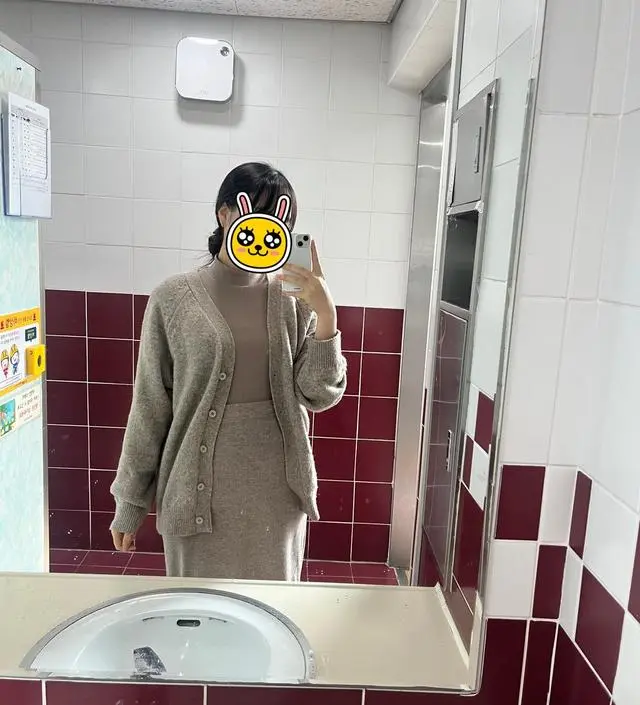 사진 그대로인거같아요! 도톰하니 따뜻합니당ㅎㅎ 이옷은 저보다도 남편취향인가봐요 이