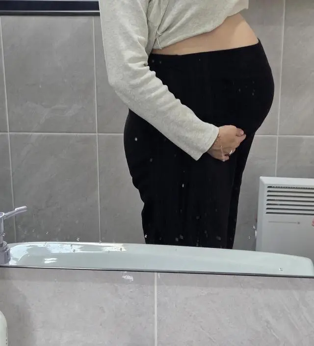 슬랙스는 불편할것같고 적당히 기모도 있었음좋겠고 해서 리뷰믿고 시켜봤어요! 결론은