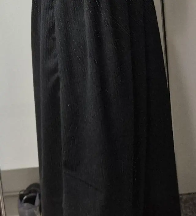 골덴 톡톡하고 따뜻해요. 원피스라 배 안쪼여서 좋아요. 166 기준 발목까지 와서 따뜻한