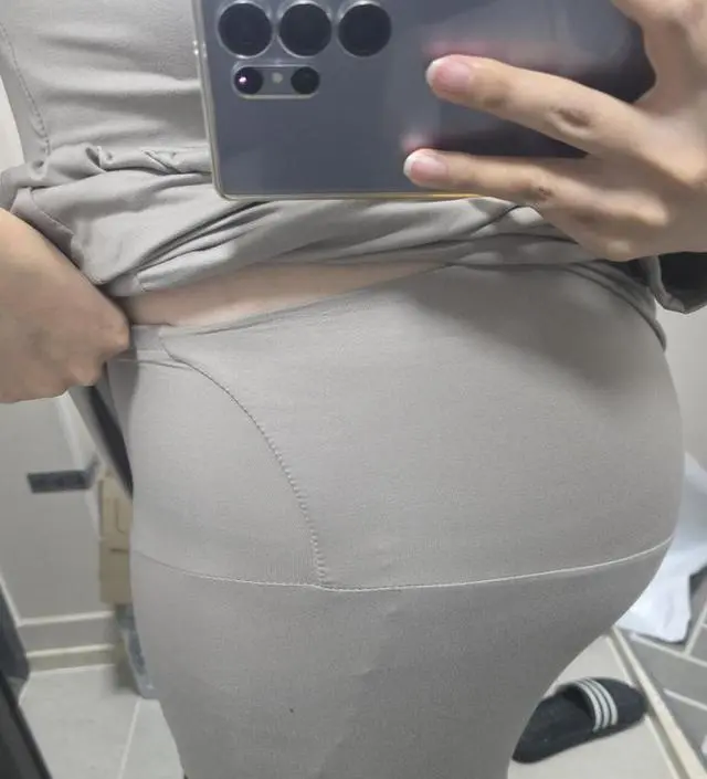 잠옷으로 입고싶어 구매했어요 블루 색상도 구매하려고요 기장은 좀 짧아요