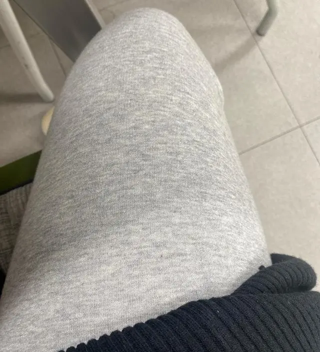 완전 따뜻해서 한겨울에도 문제 없을 것 같아요 ㅎㅎ 임산부 전용이라 배도 편하고 재질