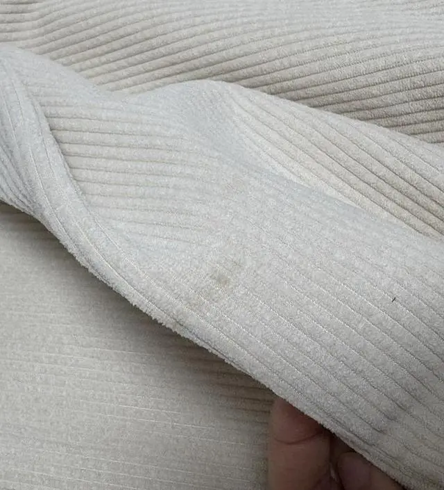 입었을 때 편하고 두께감도 괜찮아요!!! 배송도 나름 빨리 도와주신거 같아 만족하는데