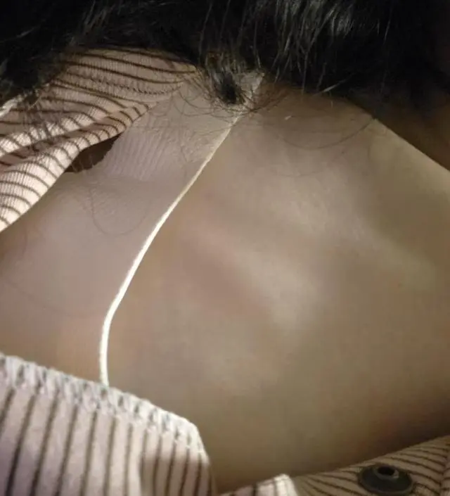 가슴 자루모아주는 것 같아용 근데 수유하기에는 좀 불편해요ㅜ 앞단추 풀고 다닙니가 