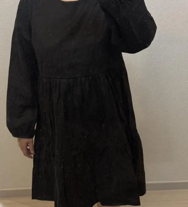 구매후기가 많아서 구매했어요. 가냥 무난하고 귀여워요. 화이트가 더 이쁠거같아요. 