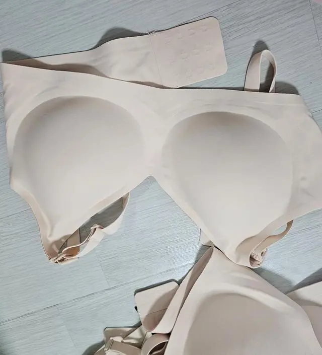 부드럽고 말랑해서 착용시 편안해요