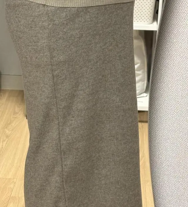 두툼한 편은 아니지만 소재가 엄청 따뜻해서
