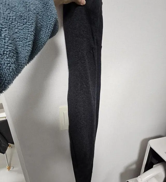 배도 점점부르고 날씨가 쌀쌀해져서 편안하고 따뜻하게 입을 수 있는 레깅스 구매함. 무