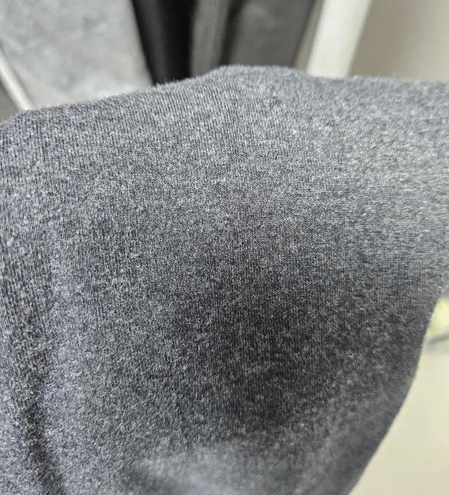 배도 점점부르고 날씨가 쌀쌀해져서 편안하고 따뜻하게 입을 수 있는 레깅스 구매함. 무