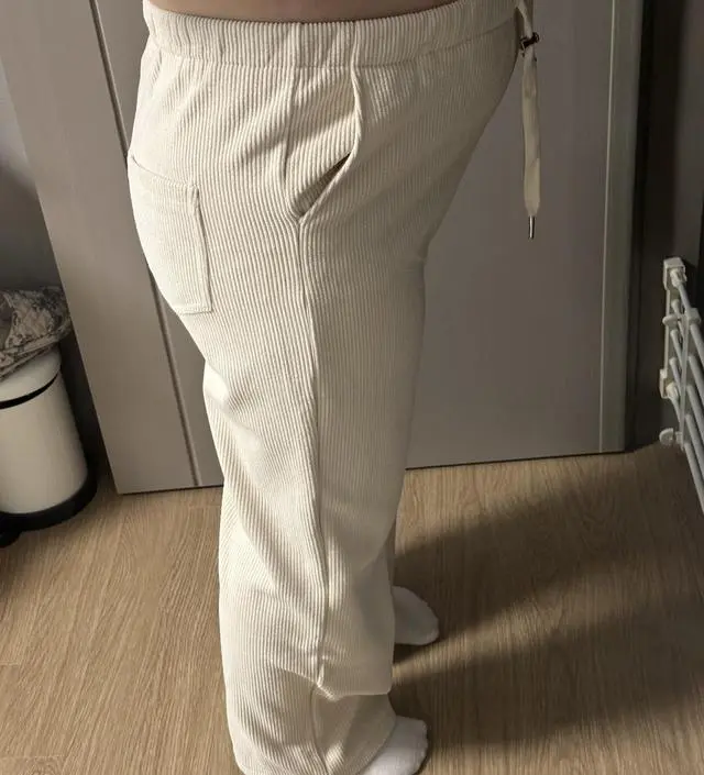 배송이 너어어어무 늦게 되서 만삭 임산부는 껴서 못 입겠네요… 조절 스토퍼가 무색하