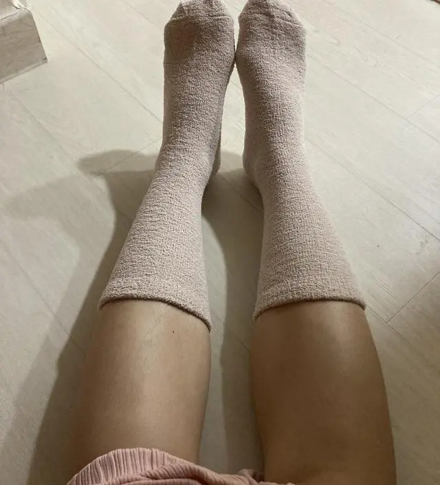 찬바람부니 발이 시린데 양말들이 다 졸려서 불편해서 하나 구매해봤어요~ 내돈내산이고