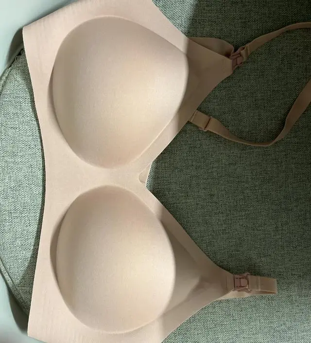 받자마자 열었는데 소독냄새가 심해서 세탁을 했는데도 락스냄새가 심합니다. 연장 후크