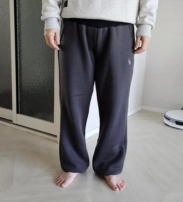 기모여서 따뜻하고 촉감도 좋아요. 아직은 임신초기라 배가 많이 나오진 않았지만 겨울