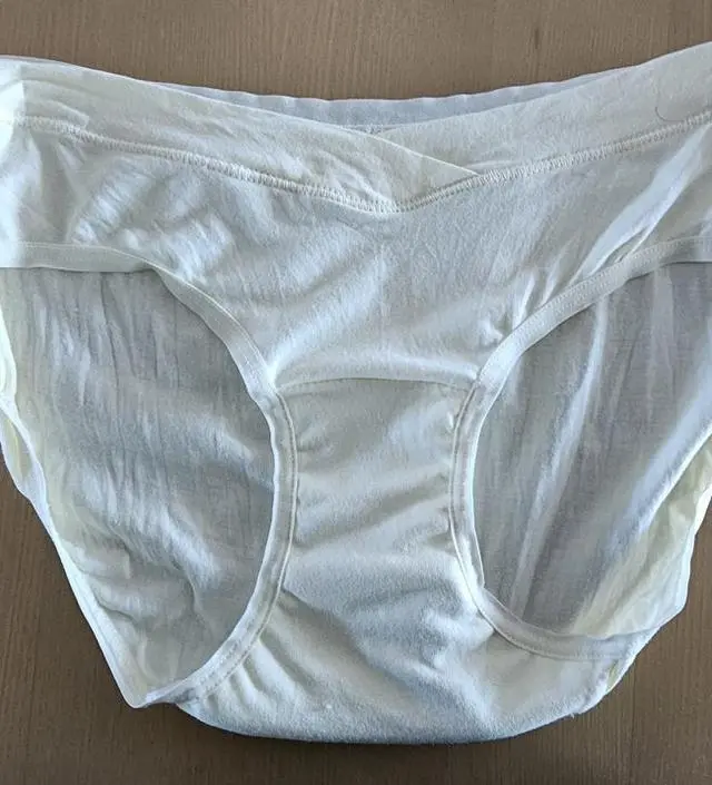 작년에 한세트 구매해서 입어보고 이번에 한세트 재구매합니다. 허리라인에 고무줄이 없