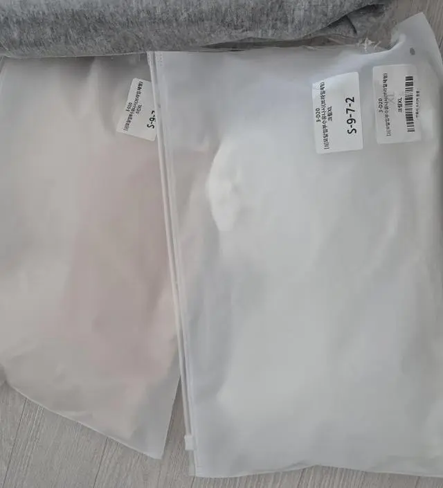 블랙이랑 그레이 구매했는데 편해서 다른 색상으로 재구매합니다~불편하지 않고 수유할