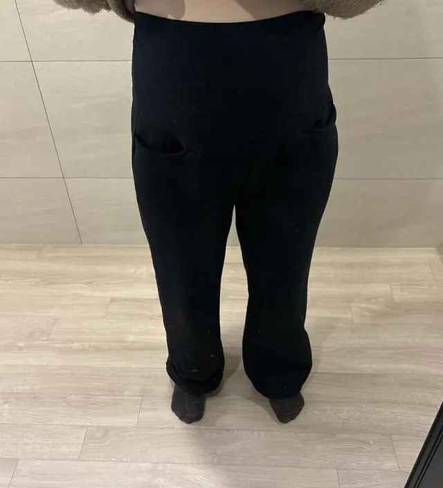 기모 안감이라 따듯하고 정말 편해요. 기장은 살짝 길어서 끝에 접고 다니는데 괜찮네요