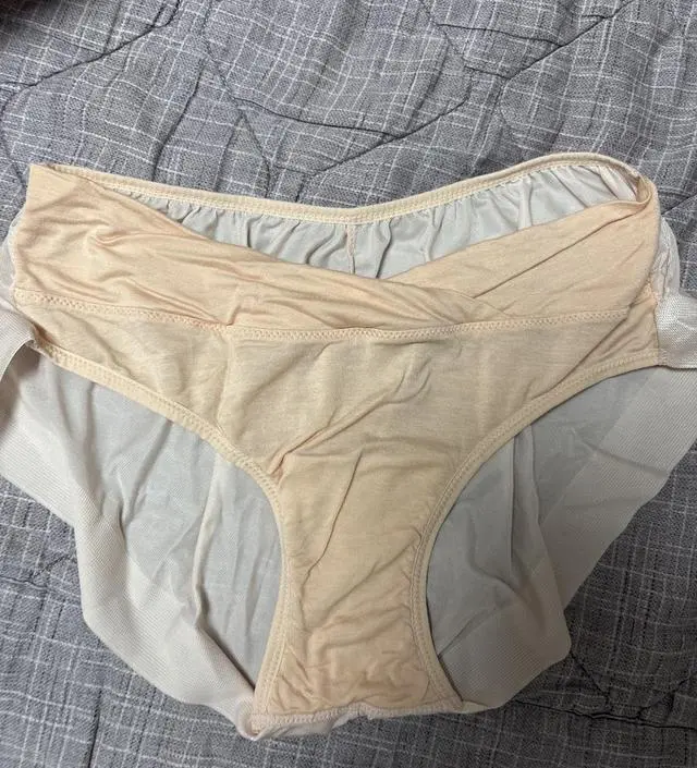 배가 조이지 않아서 정말 편하고 좋아요. 만족합니다. 