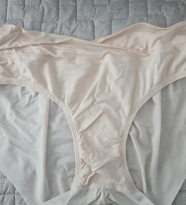 임신  초기에서 중기로 넘어갈  때  이미  한 번 구입해보니  너무 편해서  말기 다되어