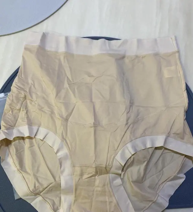 여러 제품 중 고민 끝에 샀습니다. 몸에 불편감이나 조임이 전혀 없어요~   앞으로 배나