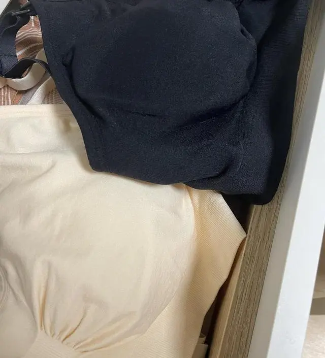 가슴이 열리는게 신기해요; 
