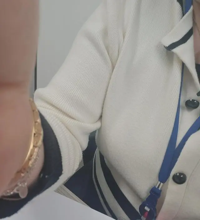 요거랑 비슷한 가디건원피스셋 블랙 구매해서 이상품은 아이보리로 구매햇어요.
