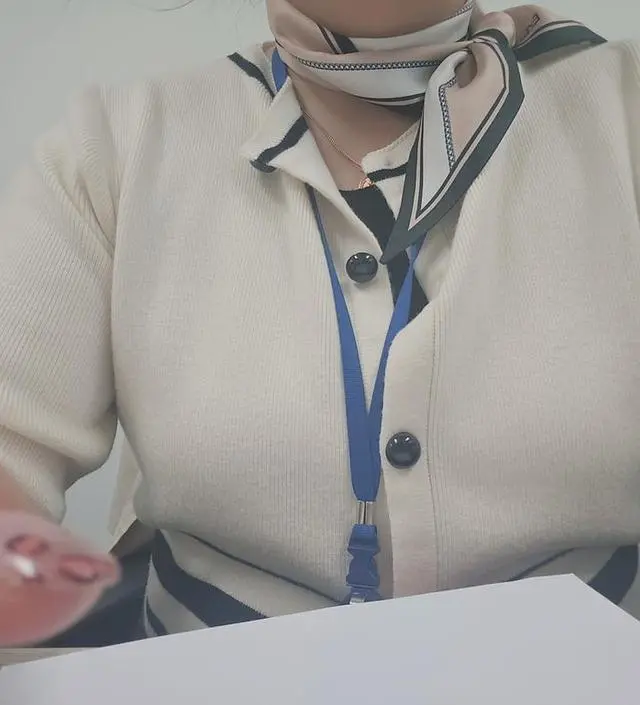 요거랑 비슷한 가디건원피스셋 블랙 구매해서 이상품은 아이보리로 구매햇어요.
