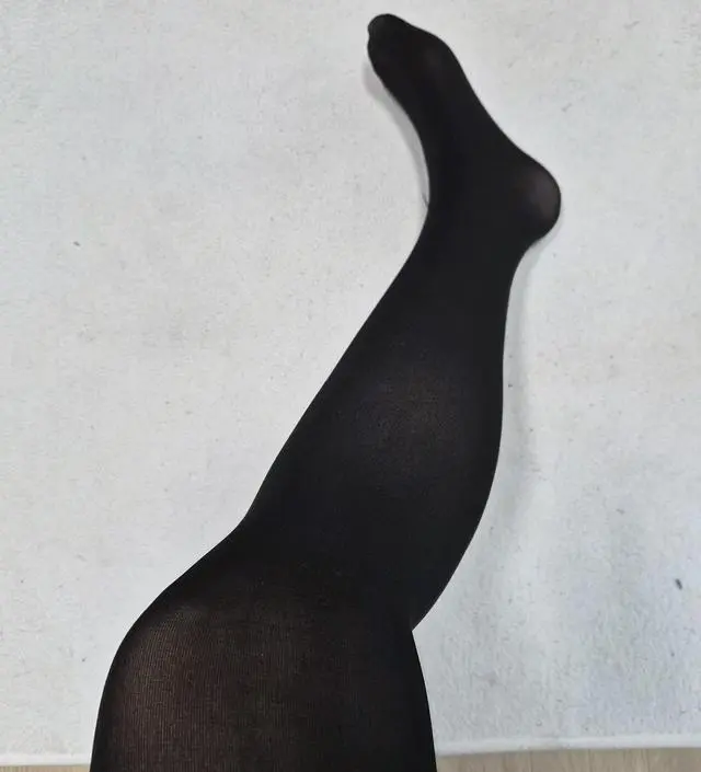 150D이상이면 너무 쪼이고 입고 다니기가 불편했던 경험이있어서 100D했는데 너무편안해