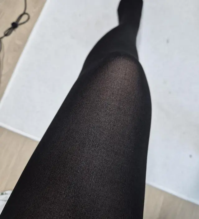 150D이상이면 너무 쪼이고 입고 다니기가 불편했던 경험이있어서 100D했는데 너무편안해