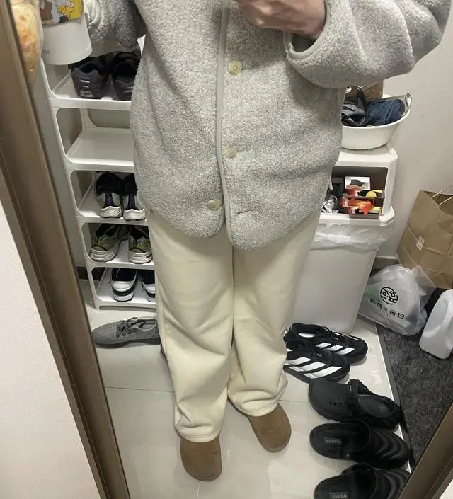 블랙사고 맘에 들어서 화이트 샀어요!
