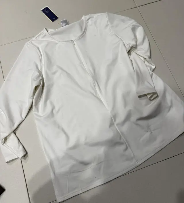 재질 부드럽고 길게 빠져서 엉덩이 거의 커버해요 
