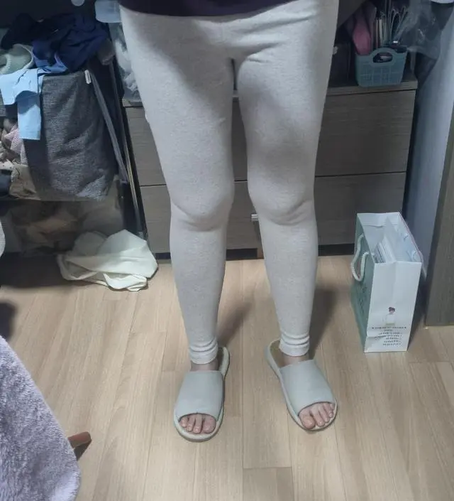 포근하고 부드럽고 배편하고 딱좋네요 부지런히 입어야겟어요 배더커지면 라지로 또사야