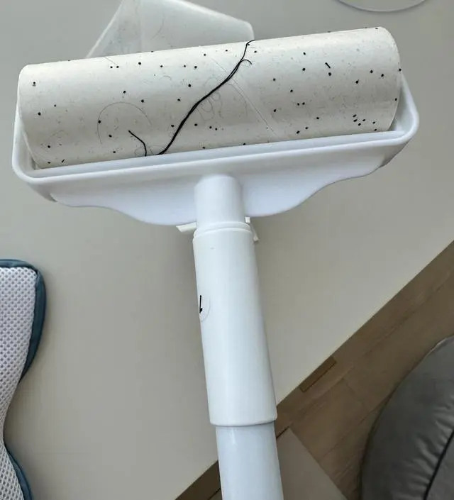 장난하시나요? 수유복이라면서 퀄리티 왜 이러나요? 처음 받을때부터 검정색 옷 실밥들