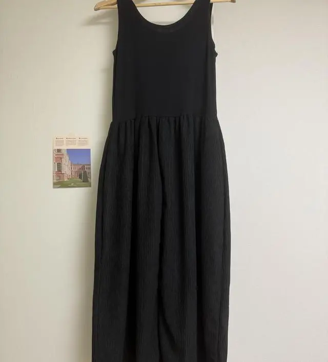 이거 비슷한데 재질이 사계절 재질인 레이어 원피스 임신초기때 너무 잘입고 다녔었거든