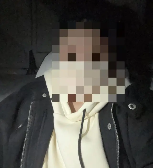 첨에 좀 쭈글쭈글 하게 오지만 금방 펴져요. 배가 점점 커지니 집앞에 가볍게 나가거나